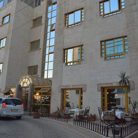 Capri Hotel Suites Amman Extérieur photo